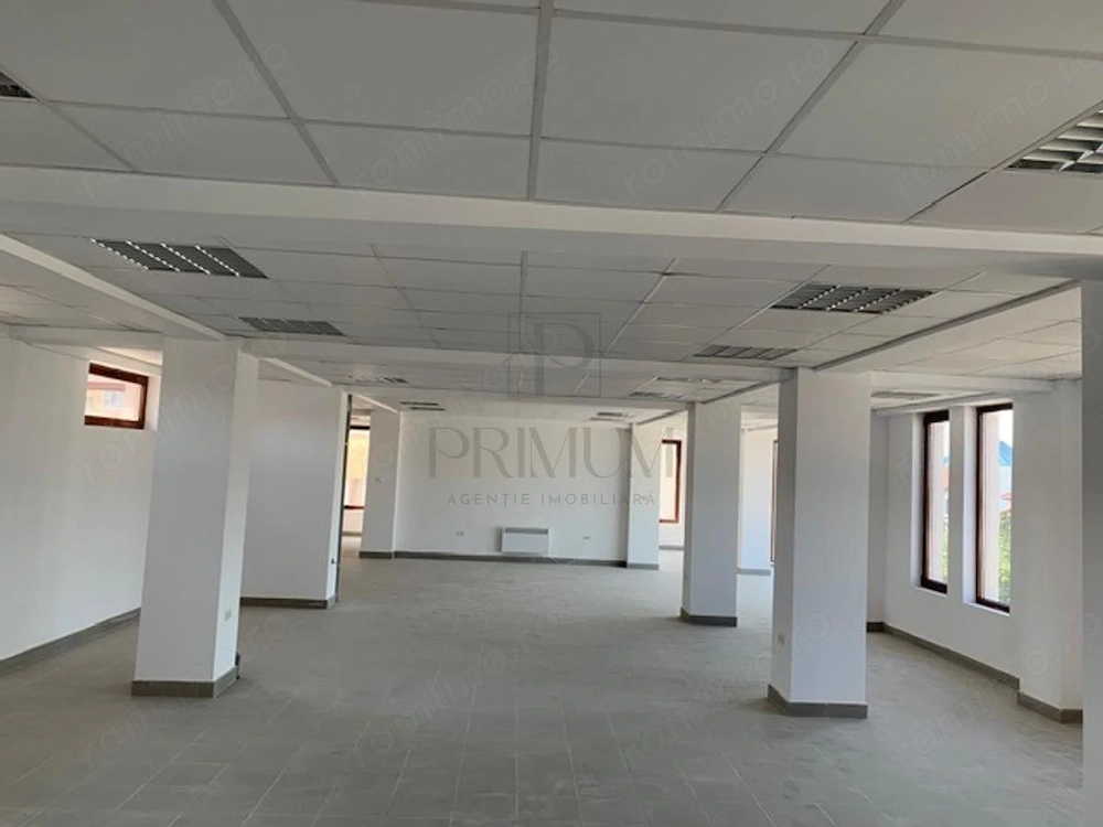 Cladire de inchiriat - 860 mp - zona excelenta - parter - 2 etaje - mansarda