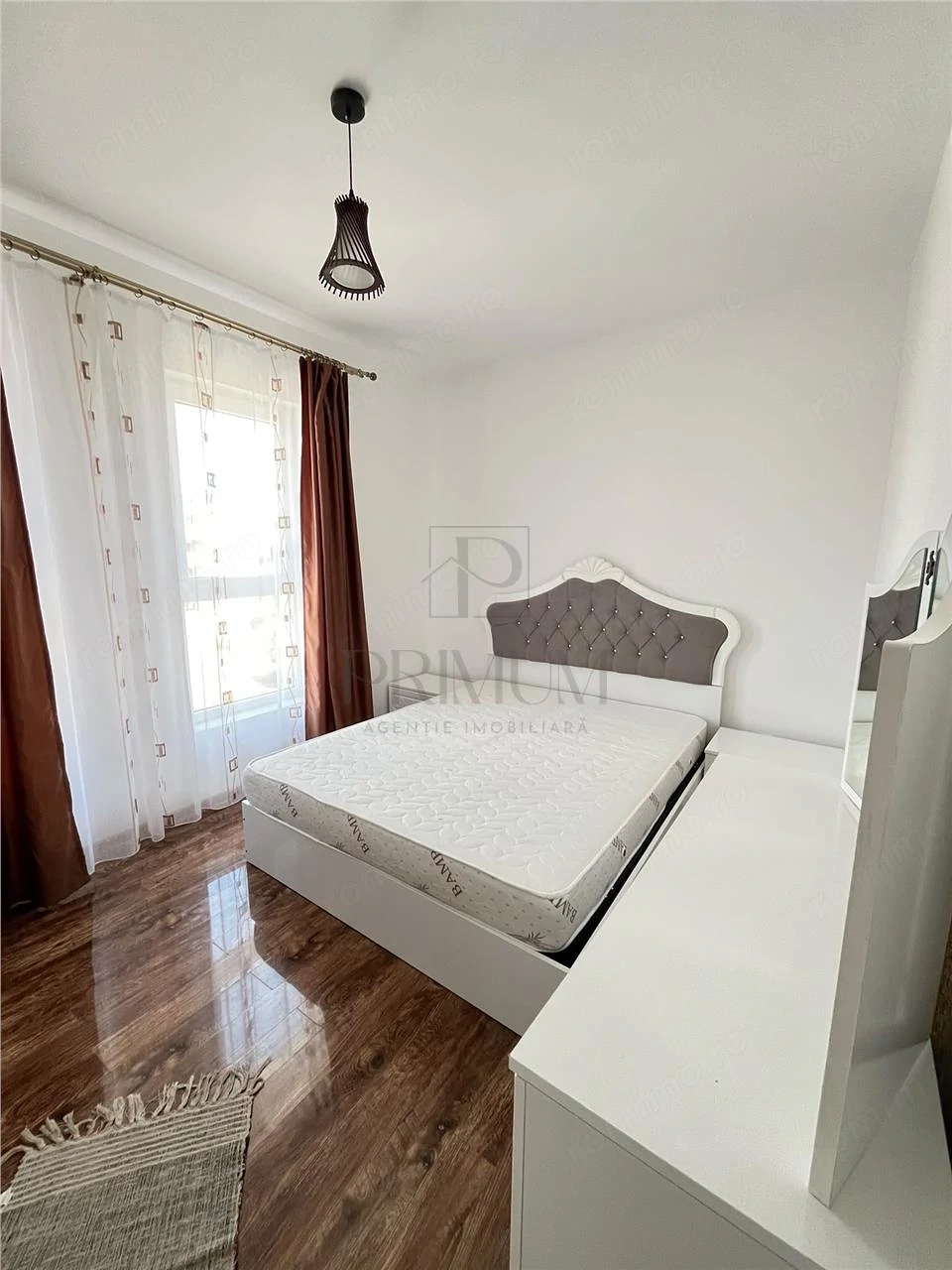 GIROC - 3 CAMERE - ETAJ INTERMEDIAR - ZONA BUNA - MOBILAT SI UTILAT