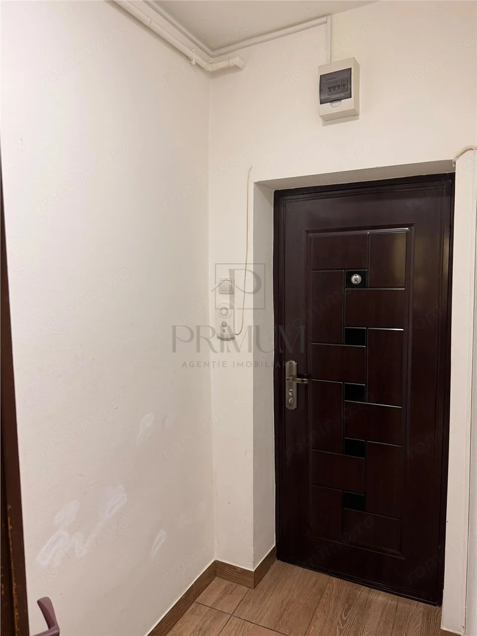 Apartament 2 camere-Decomandat-Centrala-Ac-Ronat