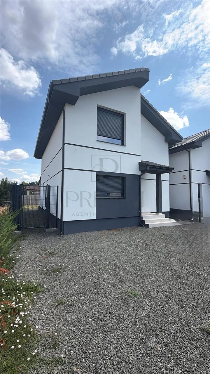 Duplex, finisaje premium - separat prin casa scarii