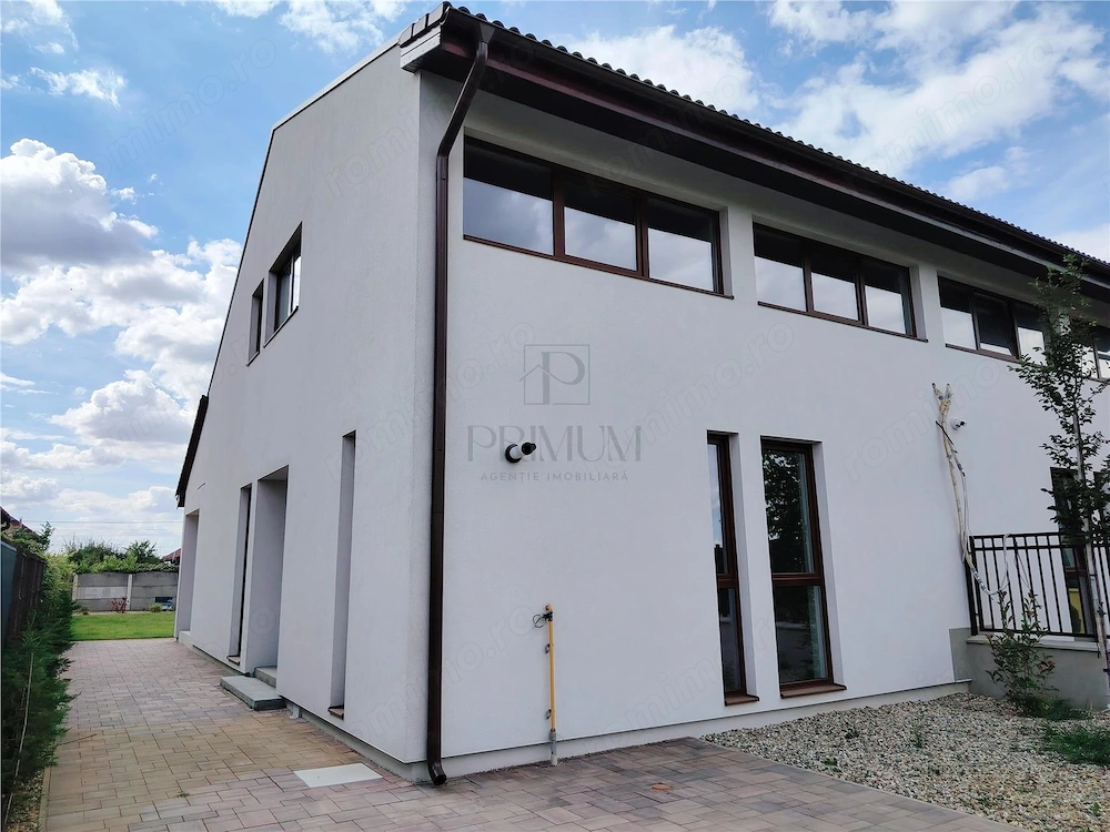 DUPLEX CU TOATE UTILITATILE - 5 CAMERE - CURTE AMENAJATA
