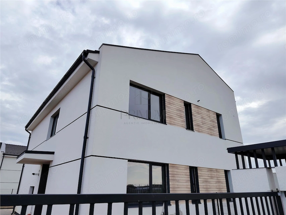 DUPLEX CU PANOURI - 5 CAMERE - 3 BAI
