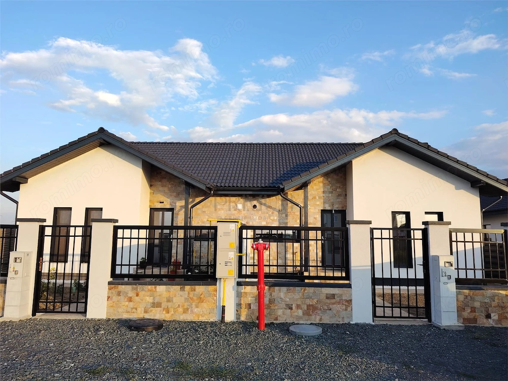 Duplex modern - spatios - perete dublu - finalizat