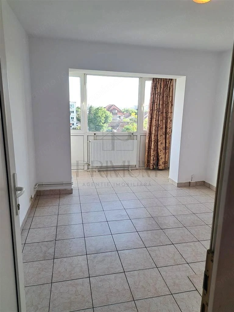 LIPOVEI - 3 CAMERE - 2 BAI - 2 BALCOANE - CENTRALA PROPRIE - DECOMANDAT