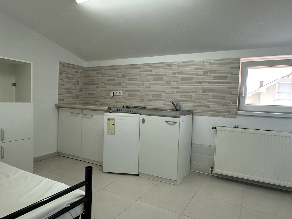  Proprietar inchiriez garsoniera in zona Spitalul Judetean