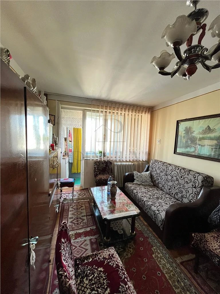 Semicentral - 2 Camere - Etaj intermediar cu LIFT - Bloc izolat - Balcon mare