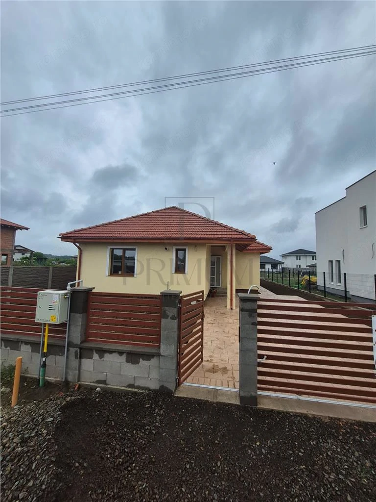 CASA INDIVIDUALA IN GHIRODA  3 CAMERE 90 MP UTILI 501 MP CURTE  UTILATA  BUCATARIE INCHISA  ZONA TOP