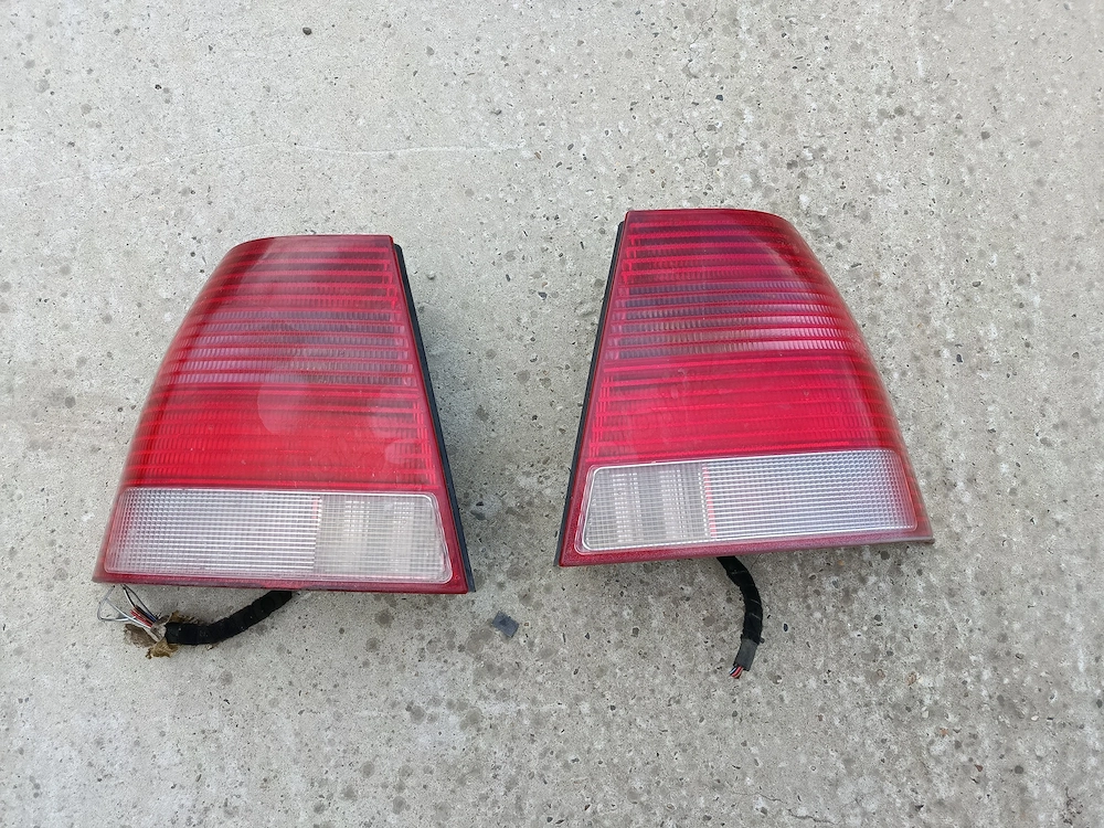 Lampa Vw Bora stopuri set stanga dreapta cu mufe 