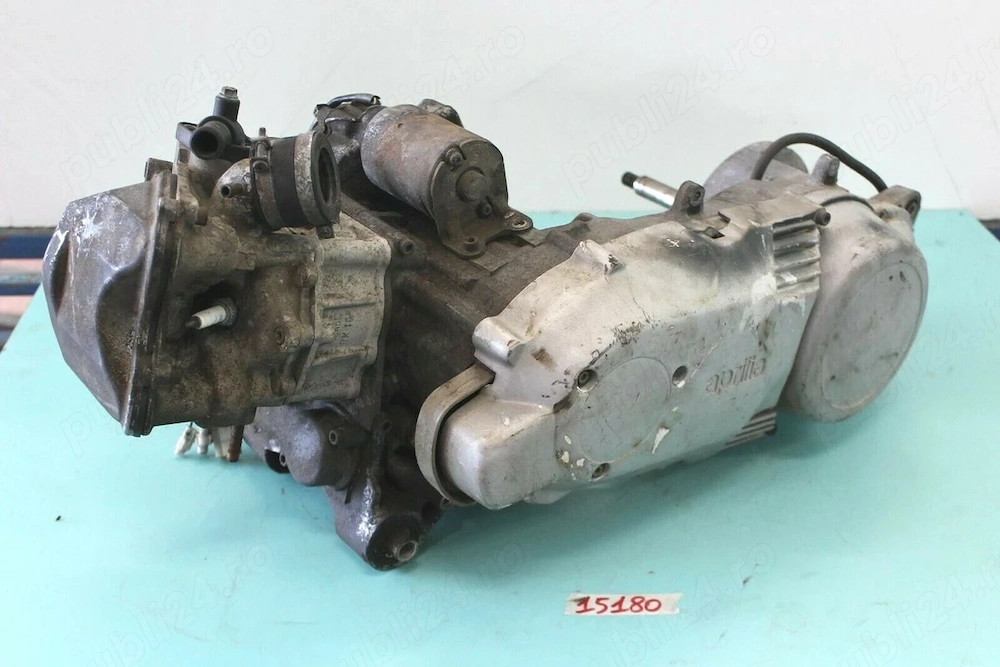 Vând motor Aprilia Leonardo 