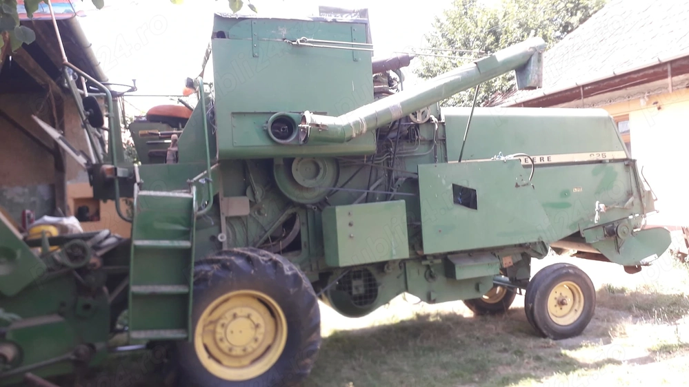 Combina agricola John Deere 925 cu tocator si masa dr 2,5m