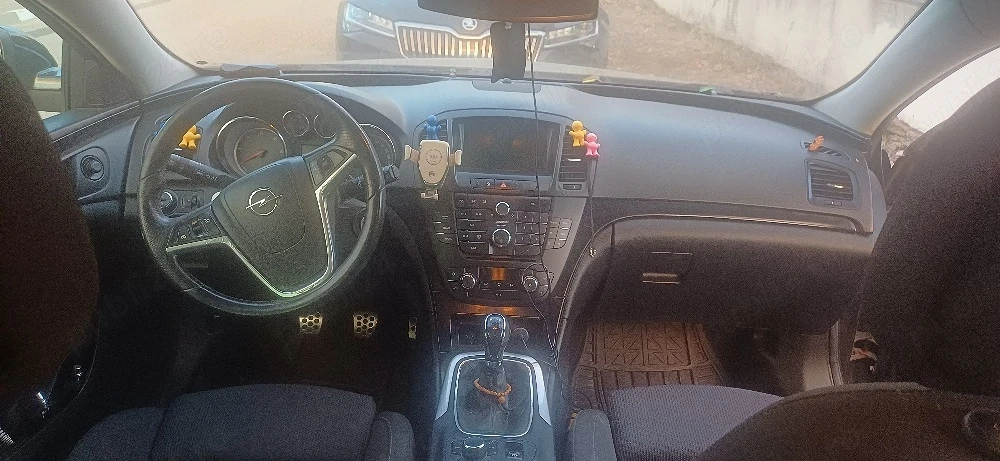vând Opel insignia 