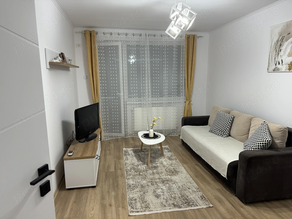 Închiriez apartament 2 camere zona City Park Mall. 