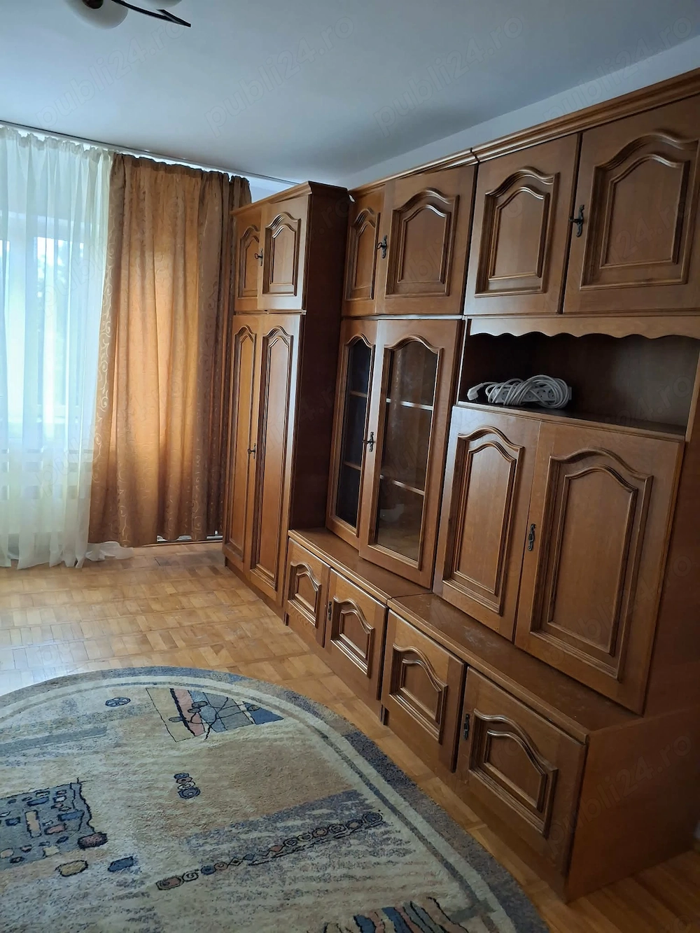 Inchiriez apartament 2 camere