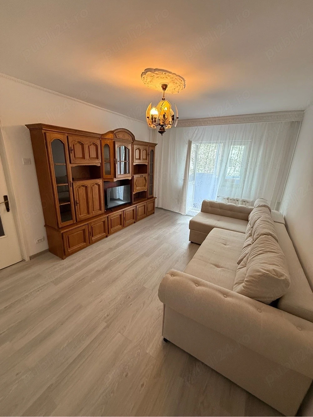 Apartament 3 camere de inchiriat