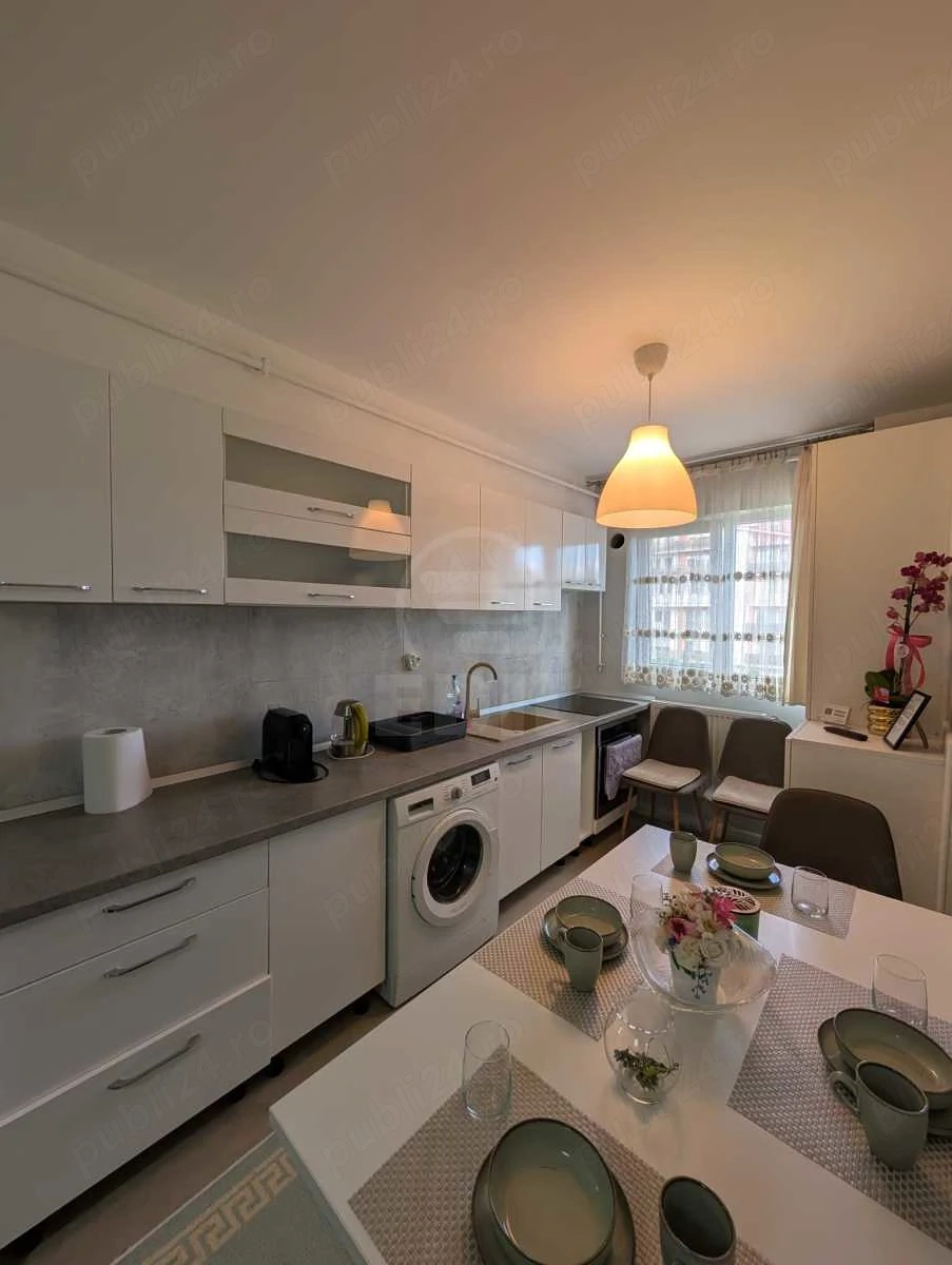 Inchiriere Apartament 3 camere semidecomandat, 60 mp, Eroilor