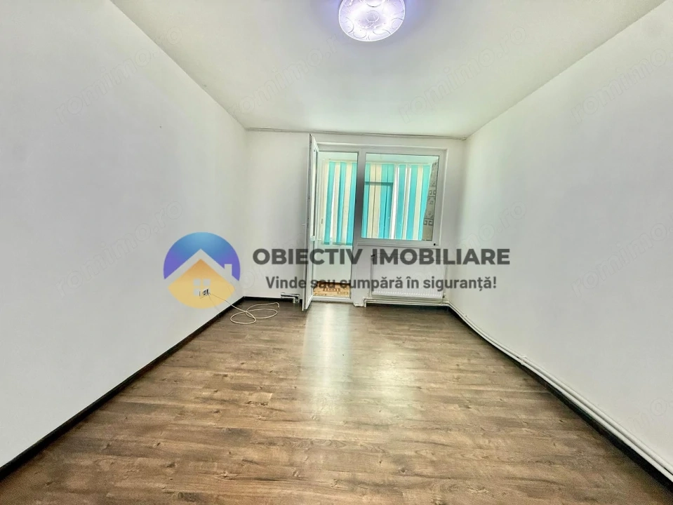 Apartament 3 camere- parter cu boxa - Orion