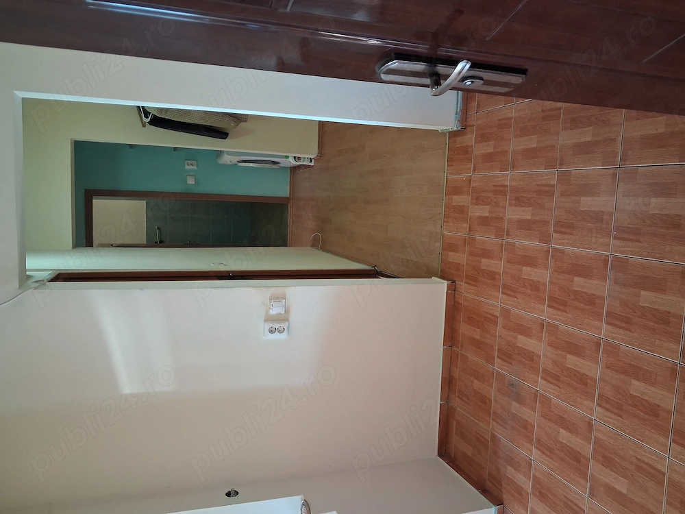 Apartament 3 camere de vânzare