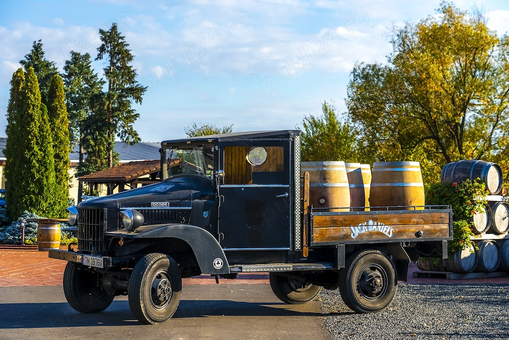 Se vinde Dodge truck 1942
