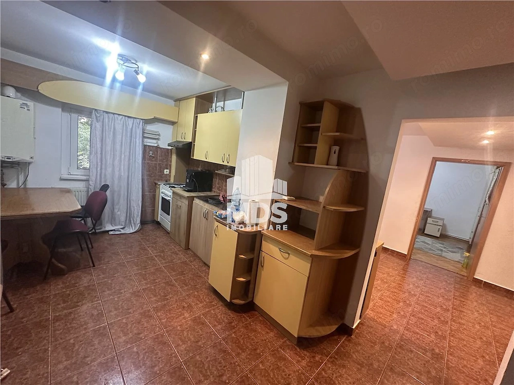 Apartament 4 camere  cu 2 bai si 2 balcoane