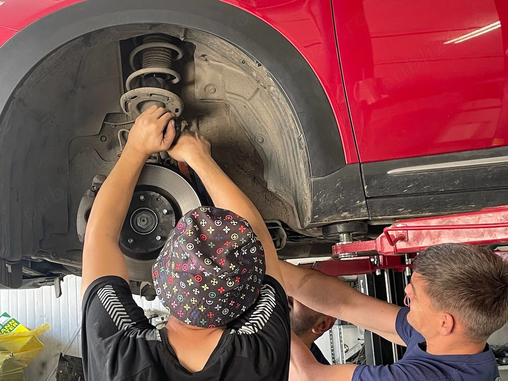 Angajezi mecanic auto cu experiență sau ajutor mecanic 