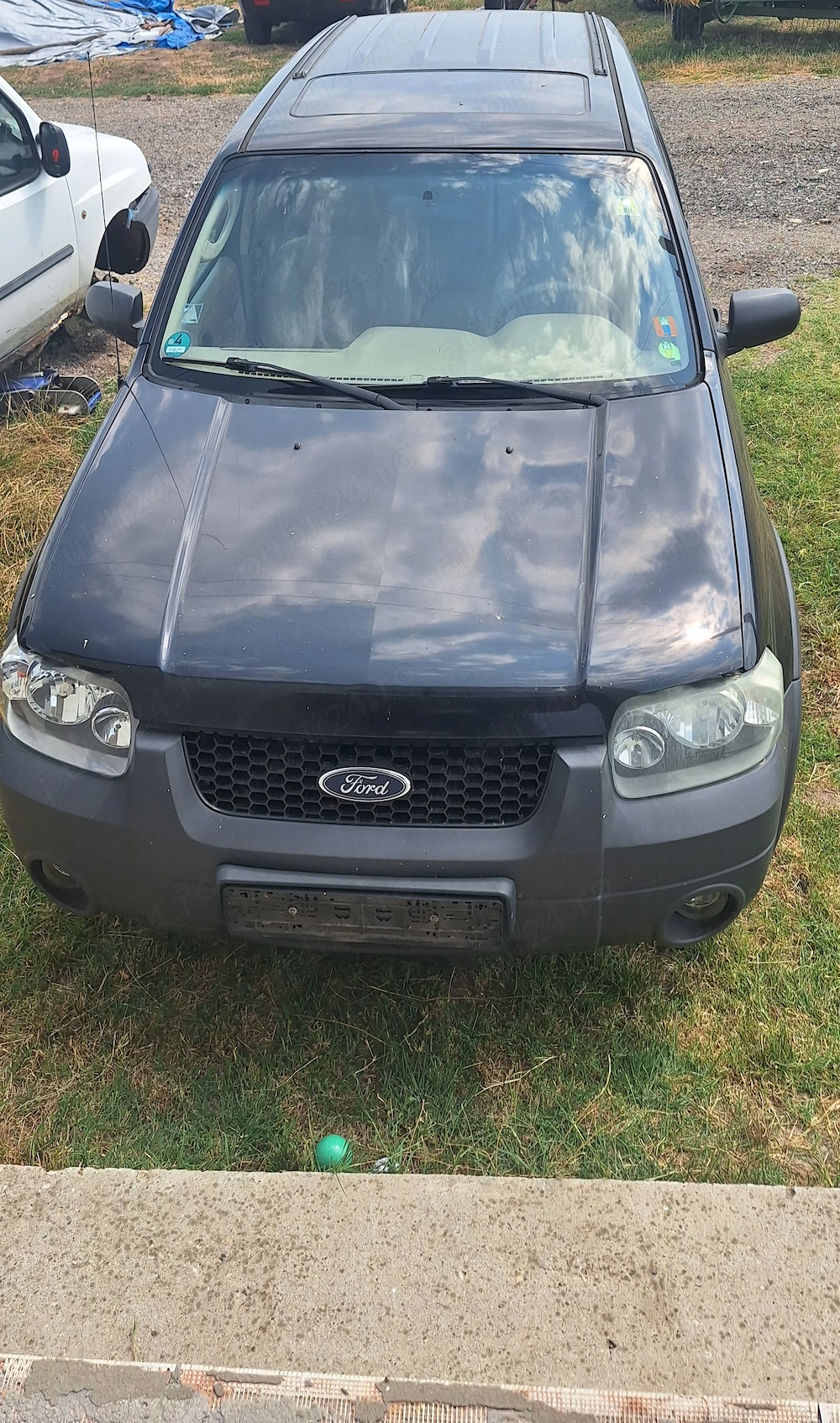 Vând Ford Maveric cu motorul de 2.3 benzină defect 