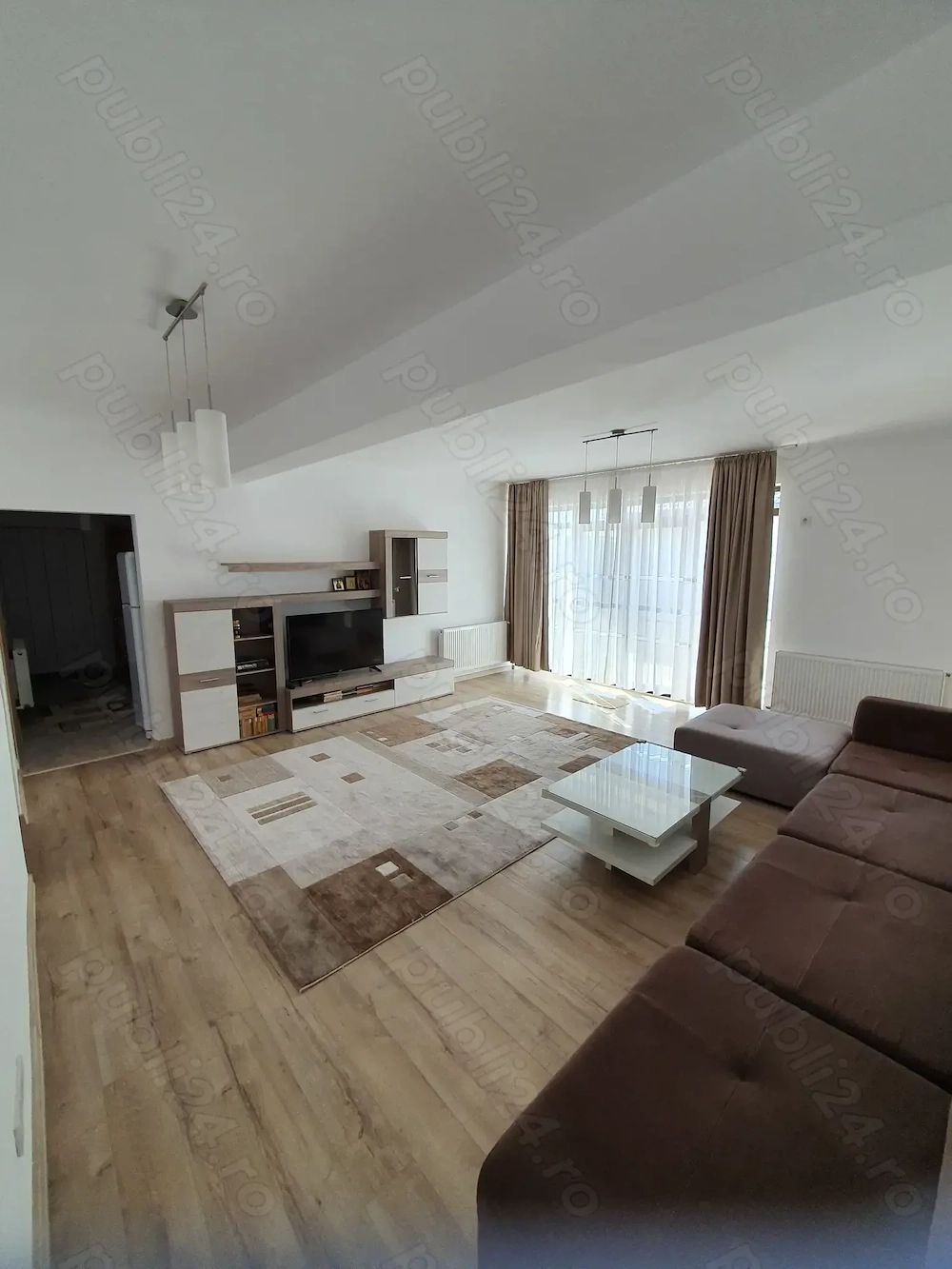 Inchiriez apartament 3 camere in Voluntari  Matei Millo  loc parcare si boxa