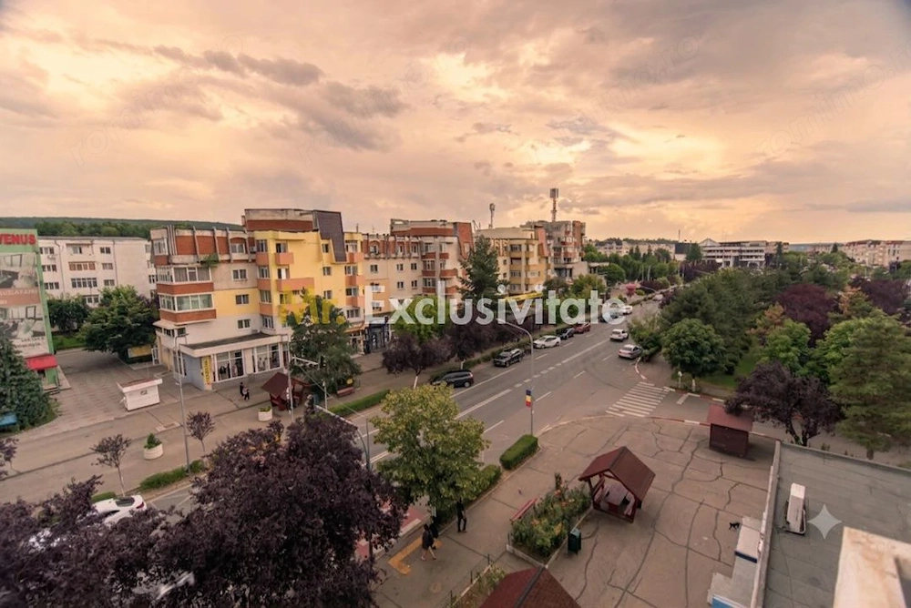 Apartament 3 Camere Decomandat Ultracentral Mioveni