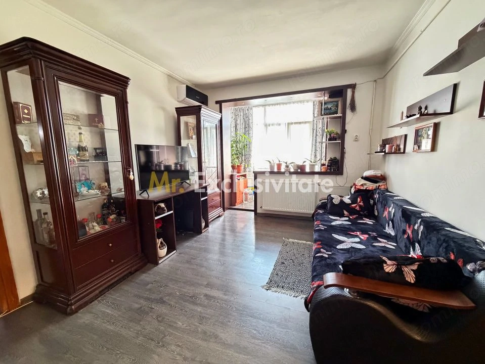 Apartament 2 camere semidecomandat mobilat zona Fratii Golesti - Gara