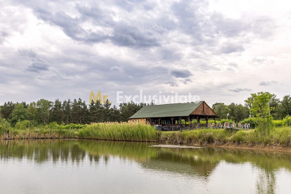 Motel, camping, piscina si lacuri de pescuit pe un teren de 49 285 mp