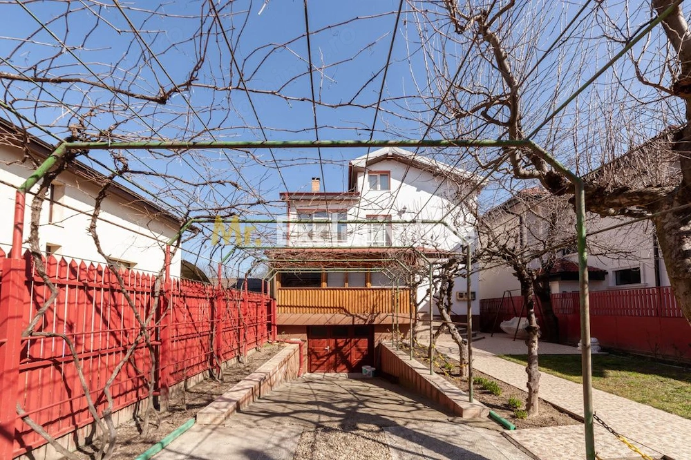 Casa Centrala Pitesti - Exercitiu, Strada Traian