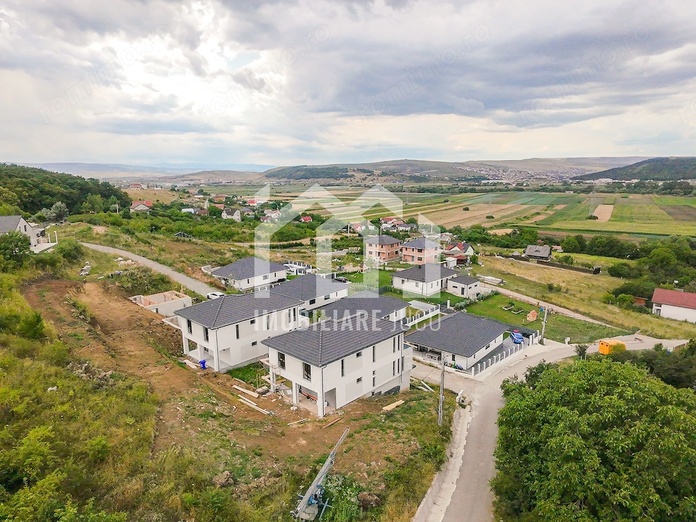 Casă panoramică în Jucu de Sus | Pădure la 200 m, vedere spre Cluj