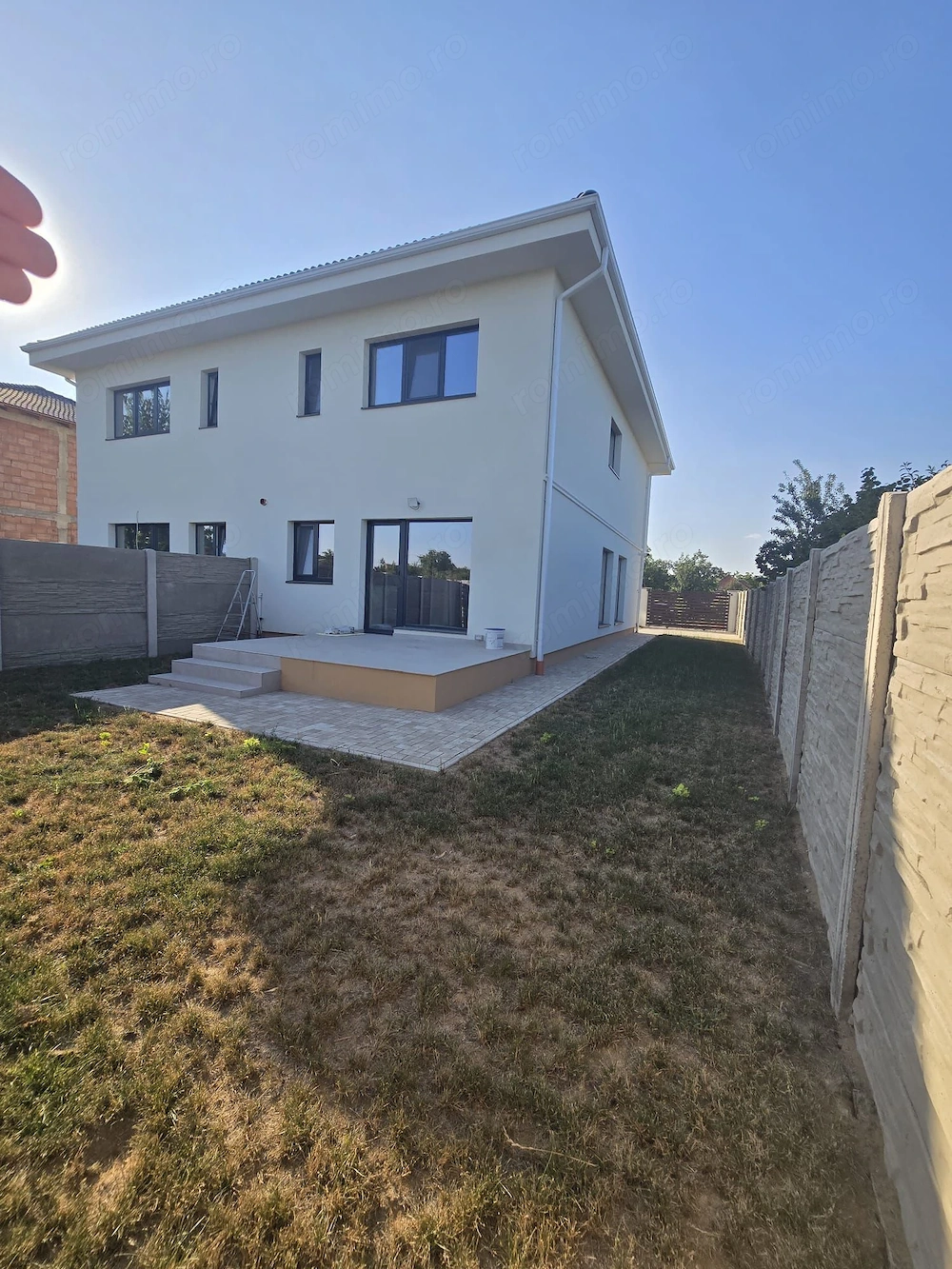 Duplex de Închiriat 4 camere 2 băi 700€ lângă Carrefour