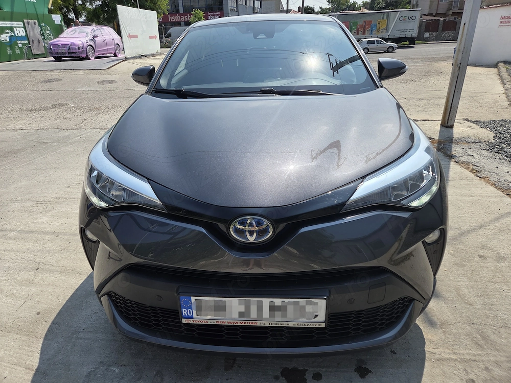 De vânzare: Toyota C-HR Hybrid   Noiembrie 2021