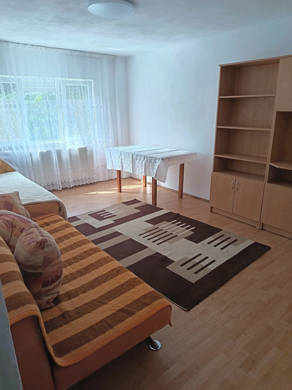 Ofer spre inchiriere ap 2 camere, decomandat, Zona 300