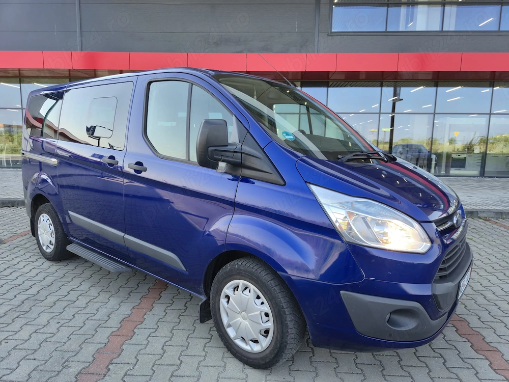 Ford Tourneo Custom 2015 2.2 diesel L1H1 8+1 locuri