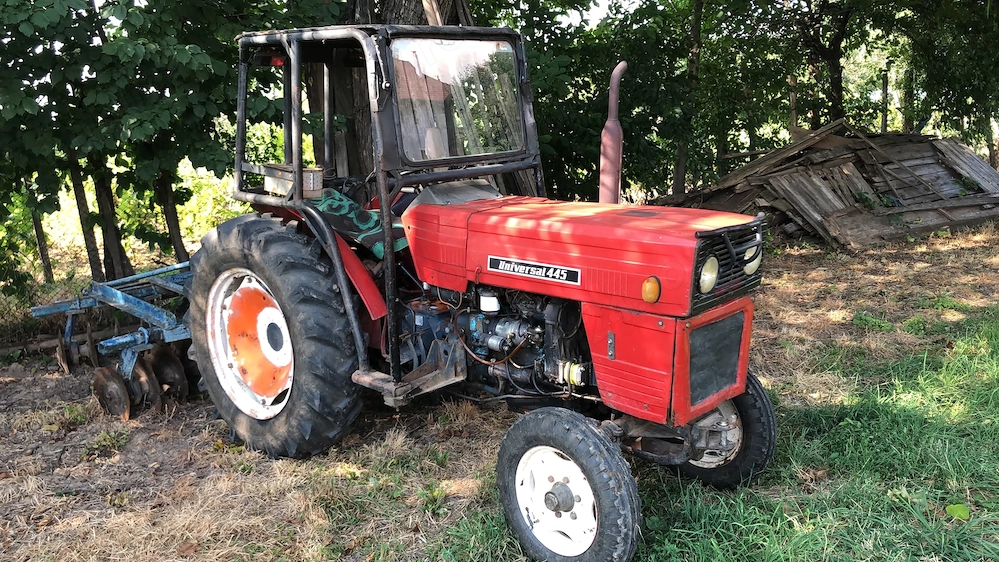 Vând tractor UTB 445 + disc agricol