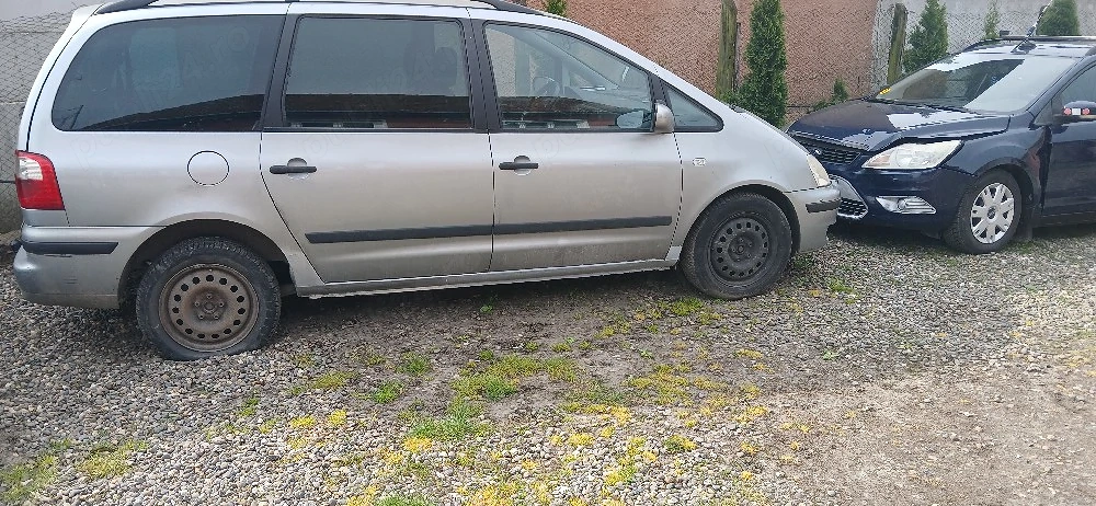 vand mai multe auto ptr refacere sau dezmembrări 