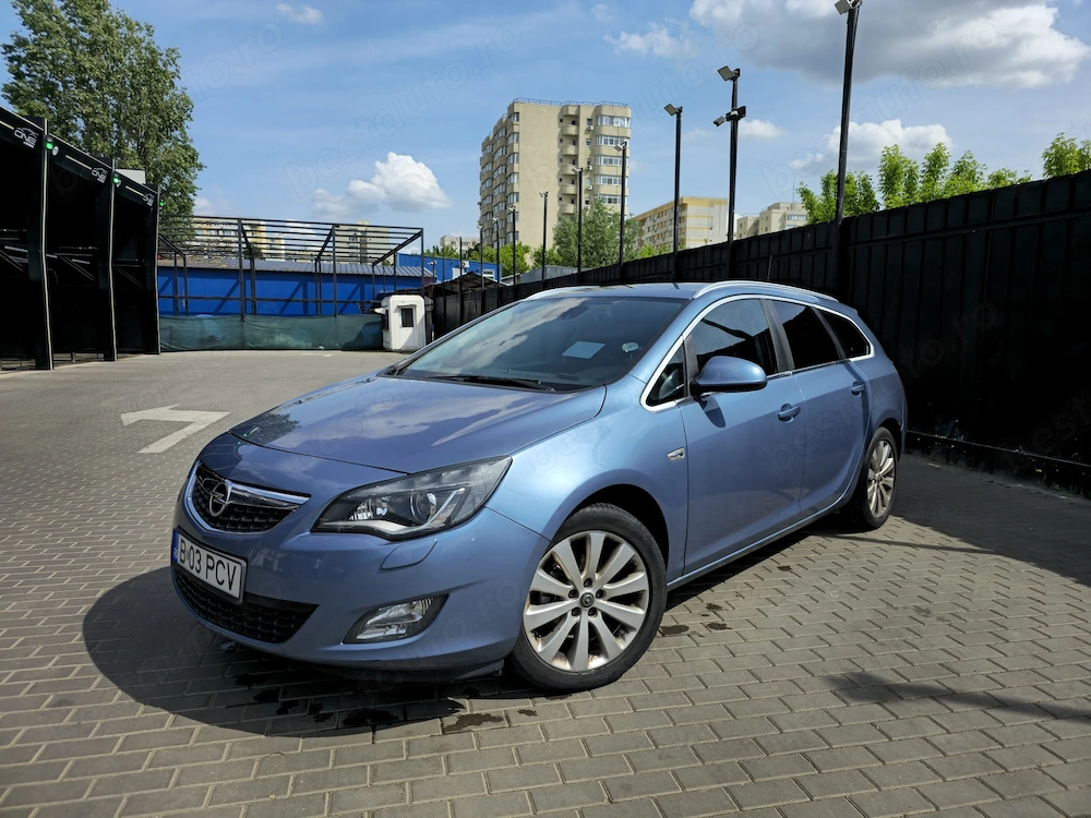 Opel Astra J Sports Tourer 1.4 Turbo + GPL