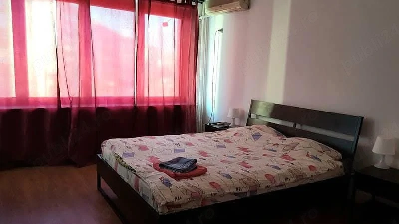 Închiriez garsoniera Sala Palatului.
