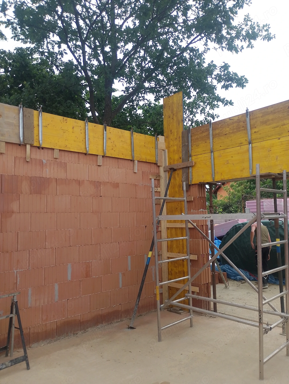 Construcții.
