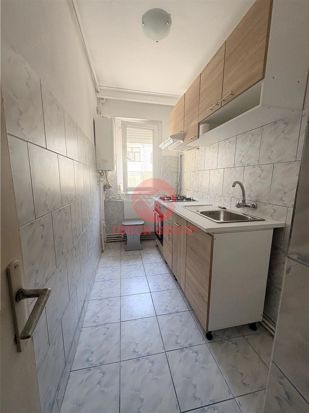 Apartament 3 camere semidecomandat N #259;vodari