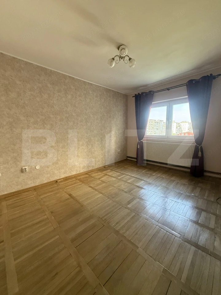 Apartament 4 camere-zona Micro 5
