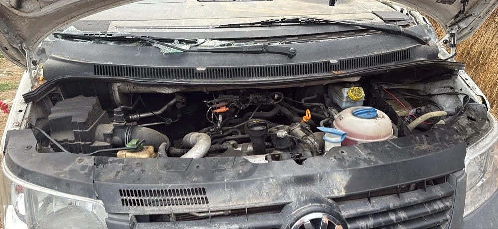 Vand Volkswagen tranporter T5 an 2007 motor functional pt dezmebrare 