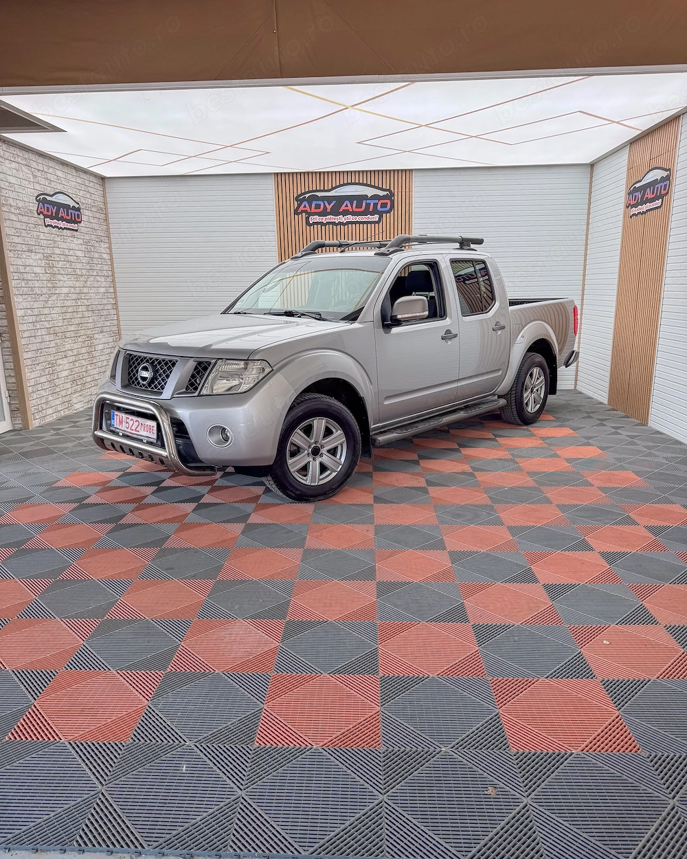 NISSAN NAVARA . Clima , Navi , Trapa , Euro 5 , Lada 150x145 cm , RAR+ITP . Garantie 12 luni , Buy-B