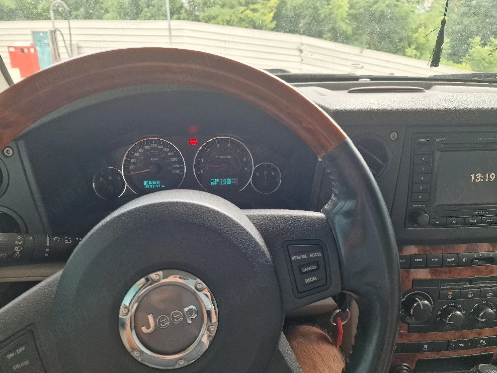 Jeep Commander