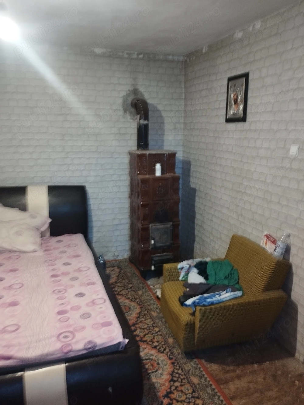 Schimb casă la țară cu utilități și 5500 mp teren 