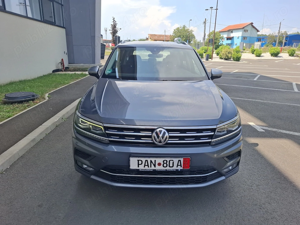 VOLKSWAGEN Tiguan