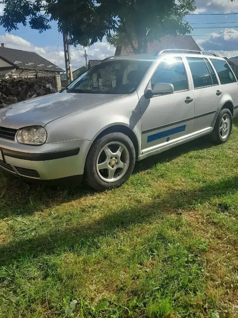Vând Volkswagen Golf4 1.9tdi din 2003 tel. 