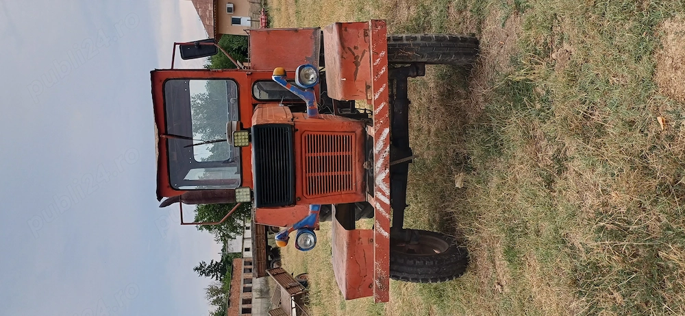 Vând tractor U650