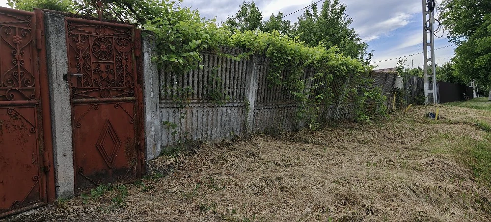vanzare teren ,casă, anexe ,utilități in jud Gorj!